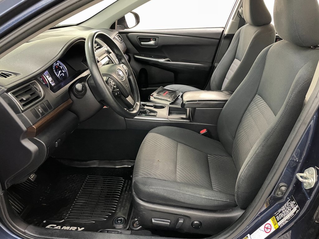 Used 2016 Toyota Camry LE image 6