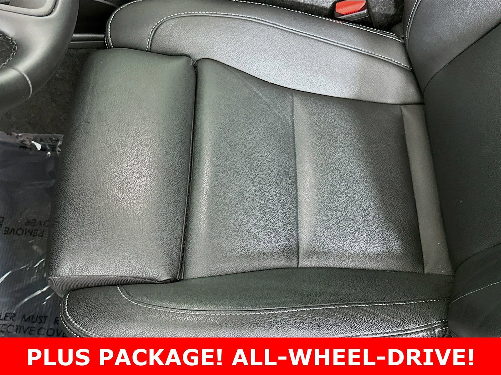 Used 2025 Volvo XC40 B5 Plus image 28