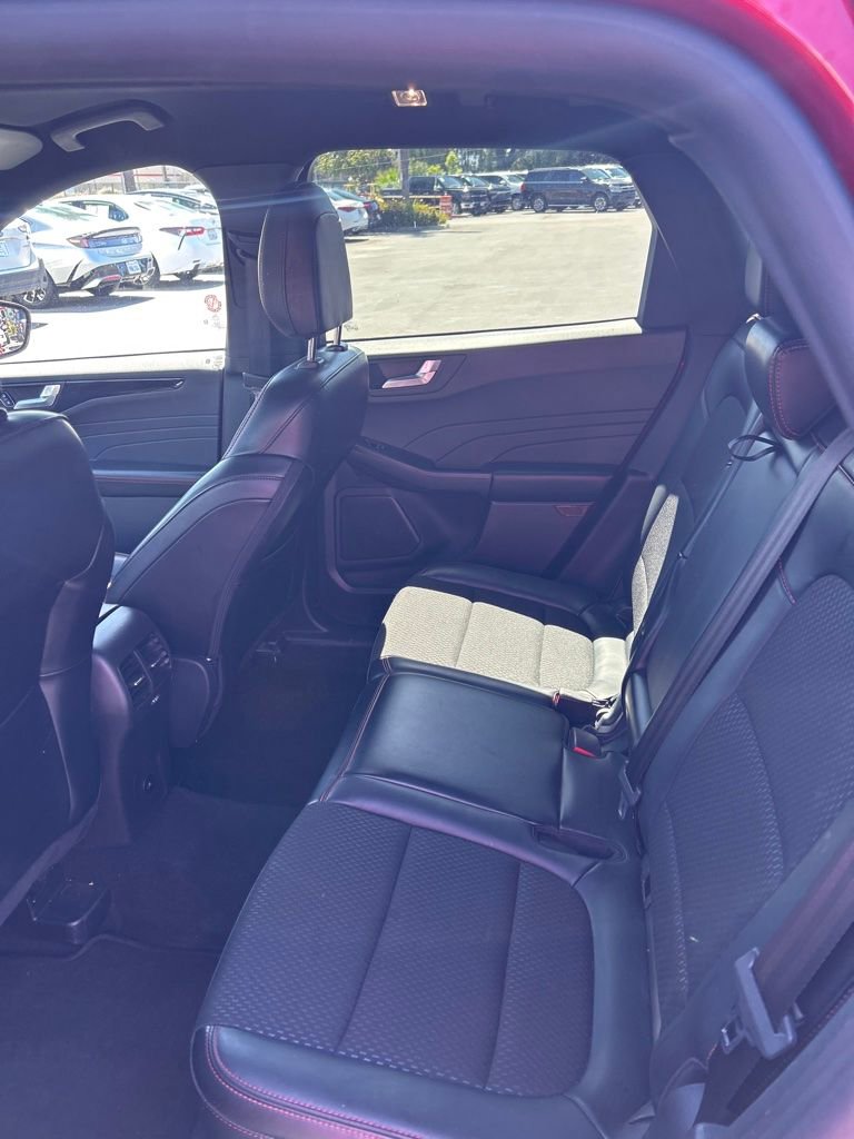 Used 2025 Ford Escape ST-Line AWD/4WD image 16