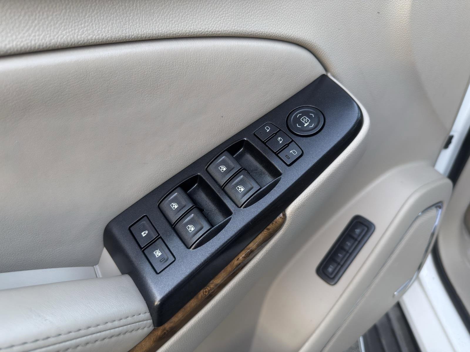 Used 2015 GMC Yukon Denali w/ Open Road Package image 18