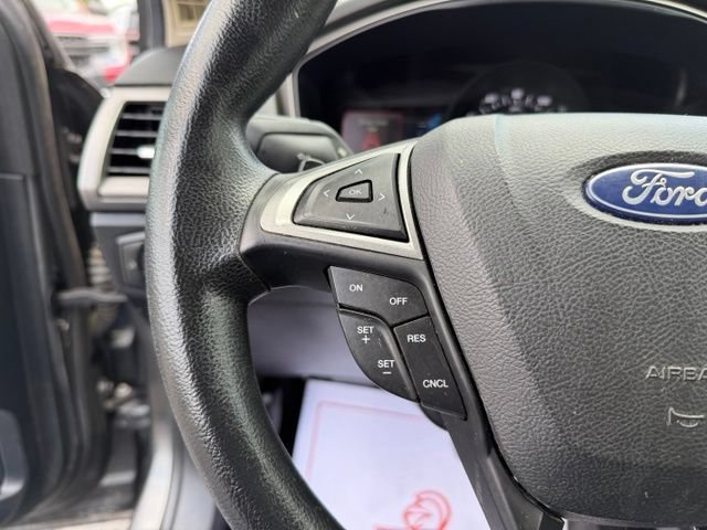 Used 2018 Ford Fusion SE w/ Fusion SE Technology Package FWD image 17