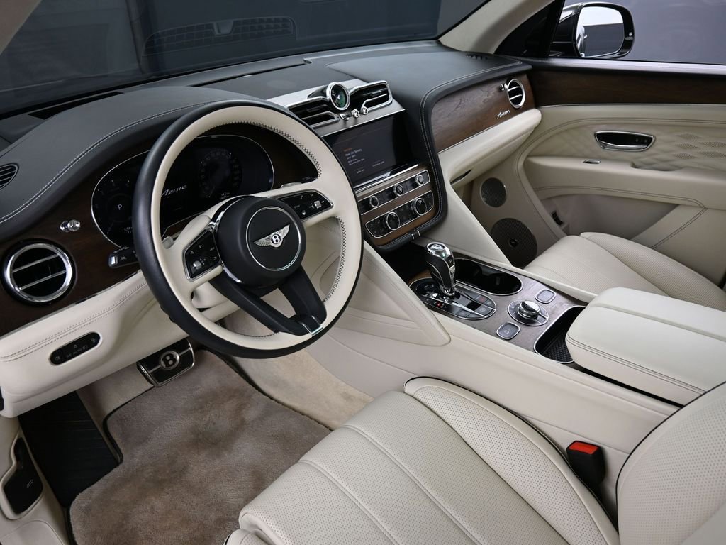 Used 2024 Bentley Bentayga AWD/4WD image 4