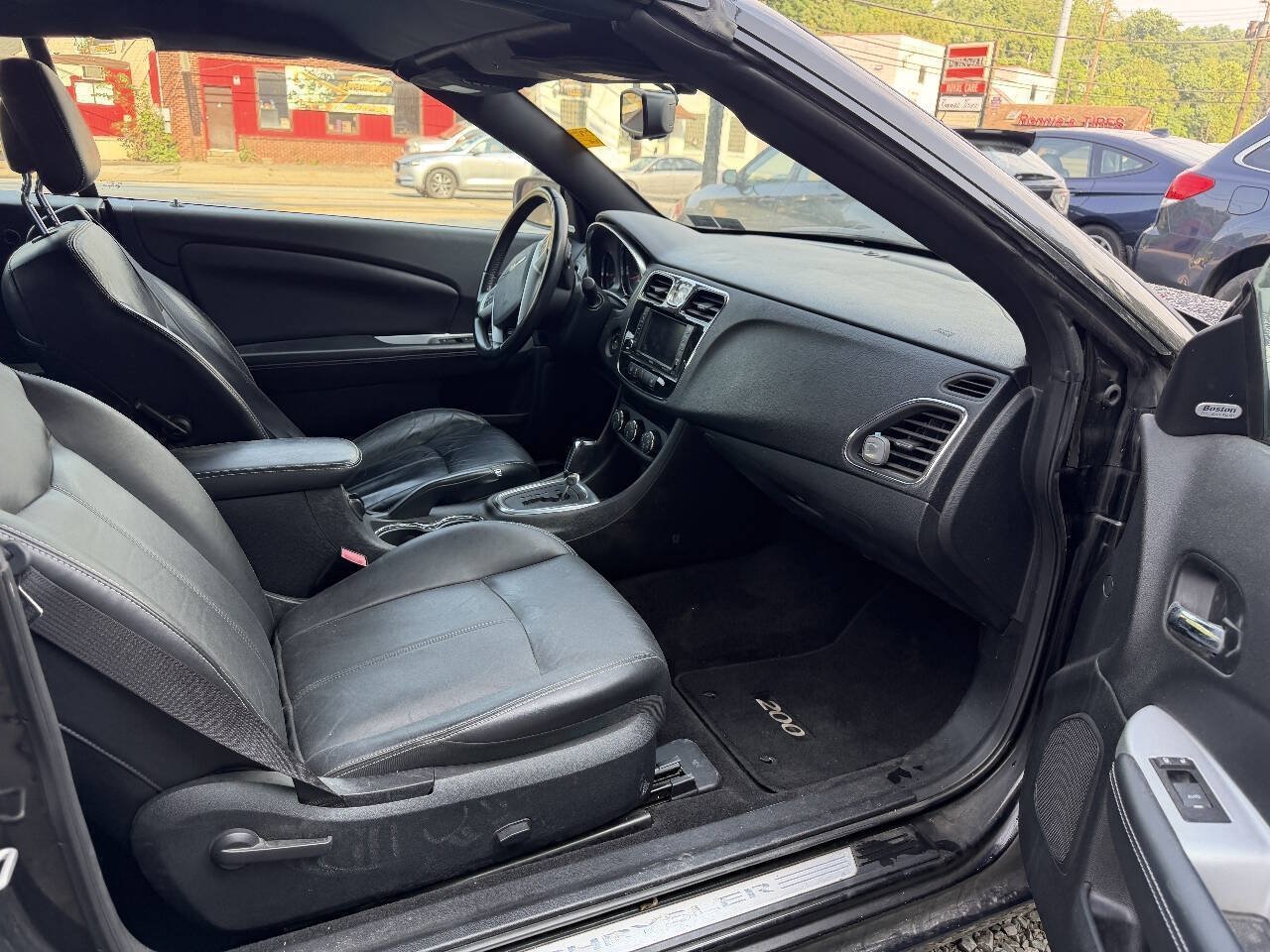 Used 2013 Chrysler 200 Limited FWD image 12