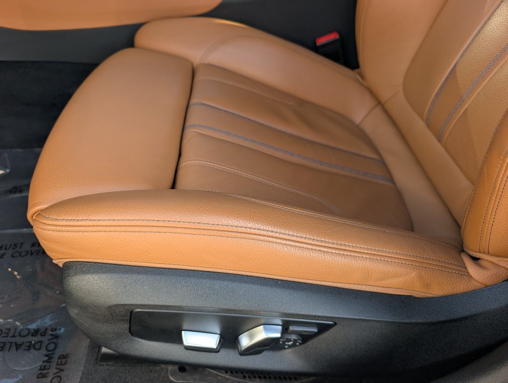 Used 2021 BMW 540i xDrive w/ M Sport Package AWD/4WD image 19