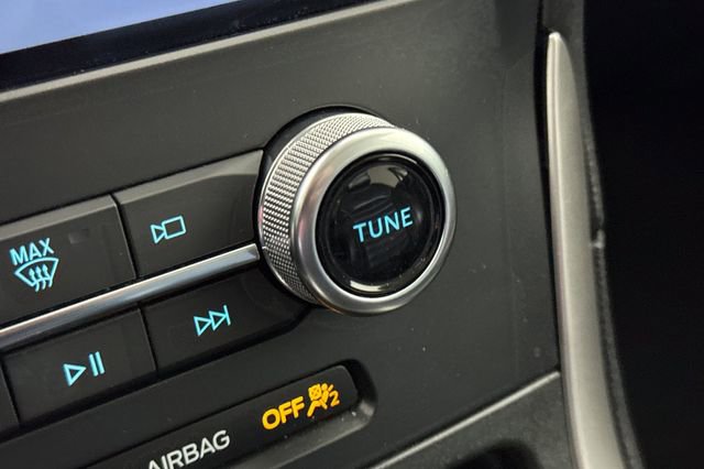 Used 2024 Ford Edge SEL image 32