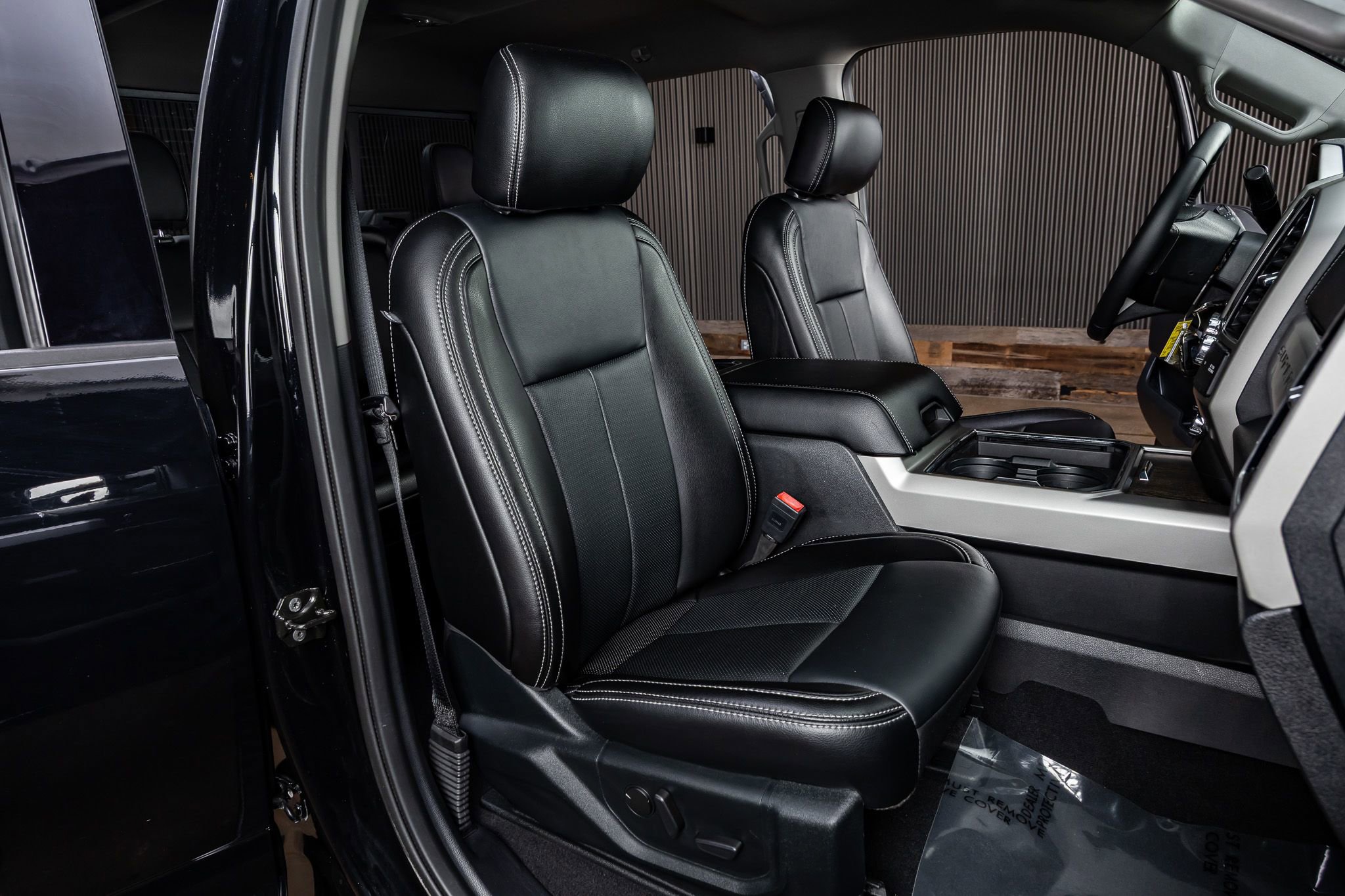 Used 2021 Ford F250 Lariat w/ Lariat Value Package image 31