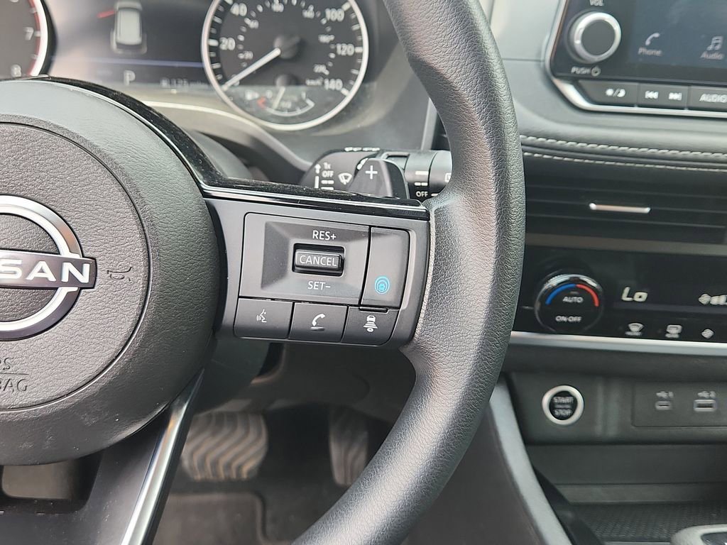 Used 2023 Nissan Rogue SV image 21