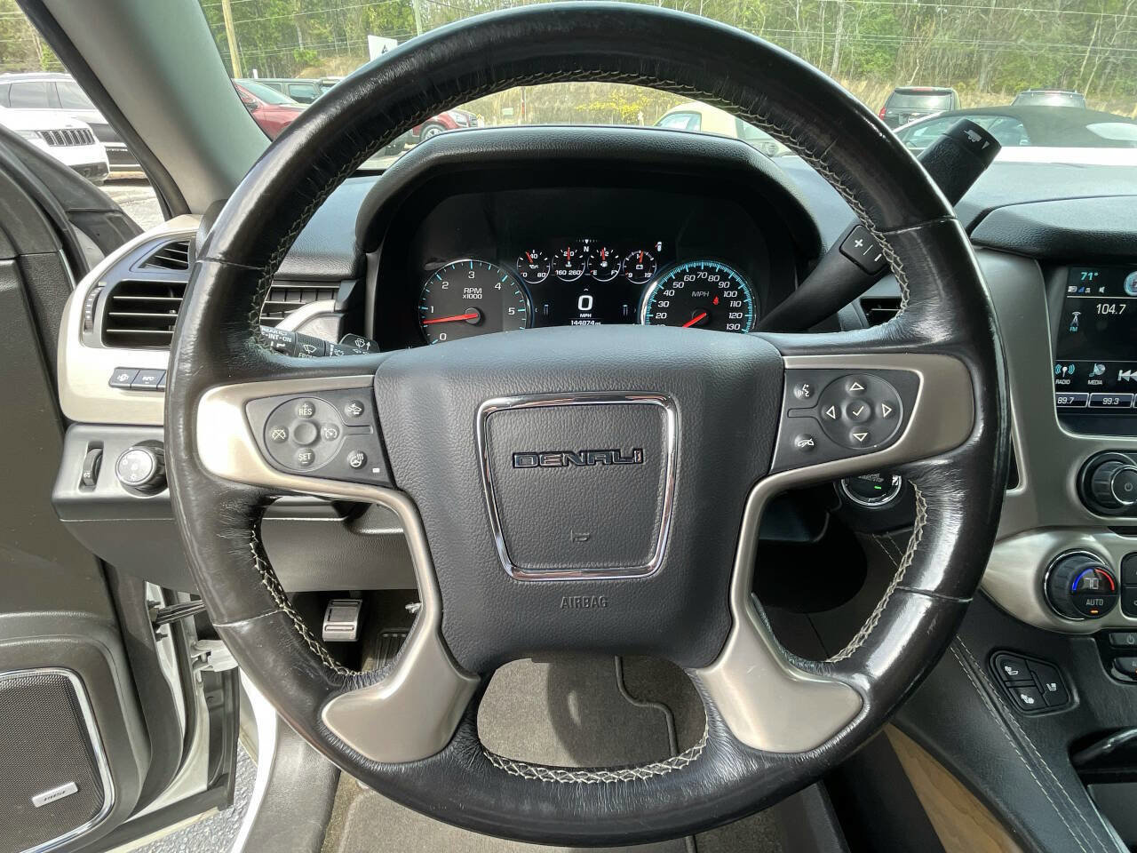 Used 2018 GMC Yukon Denali image 18
