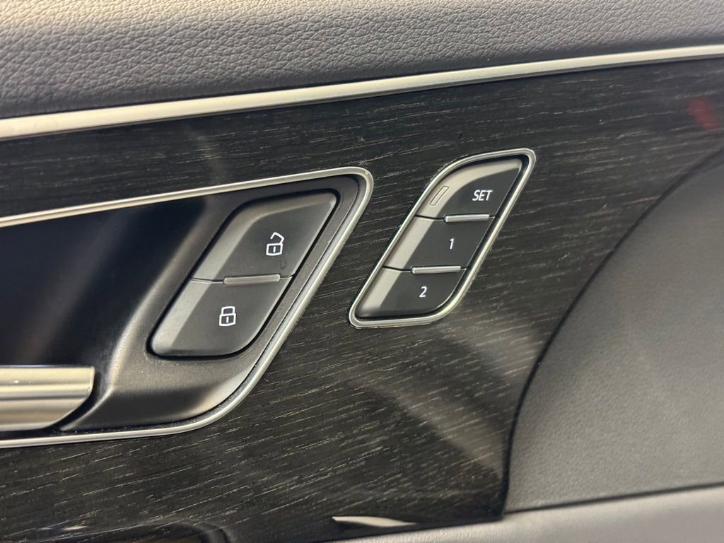 Used 2022 Audi Q7 3.0T Premium AWD/4WD image 10