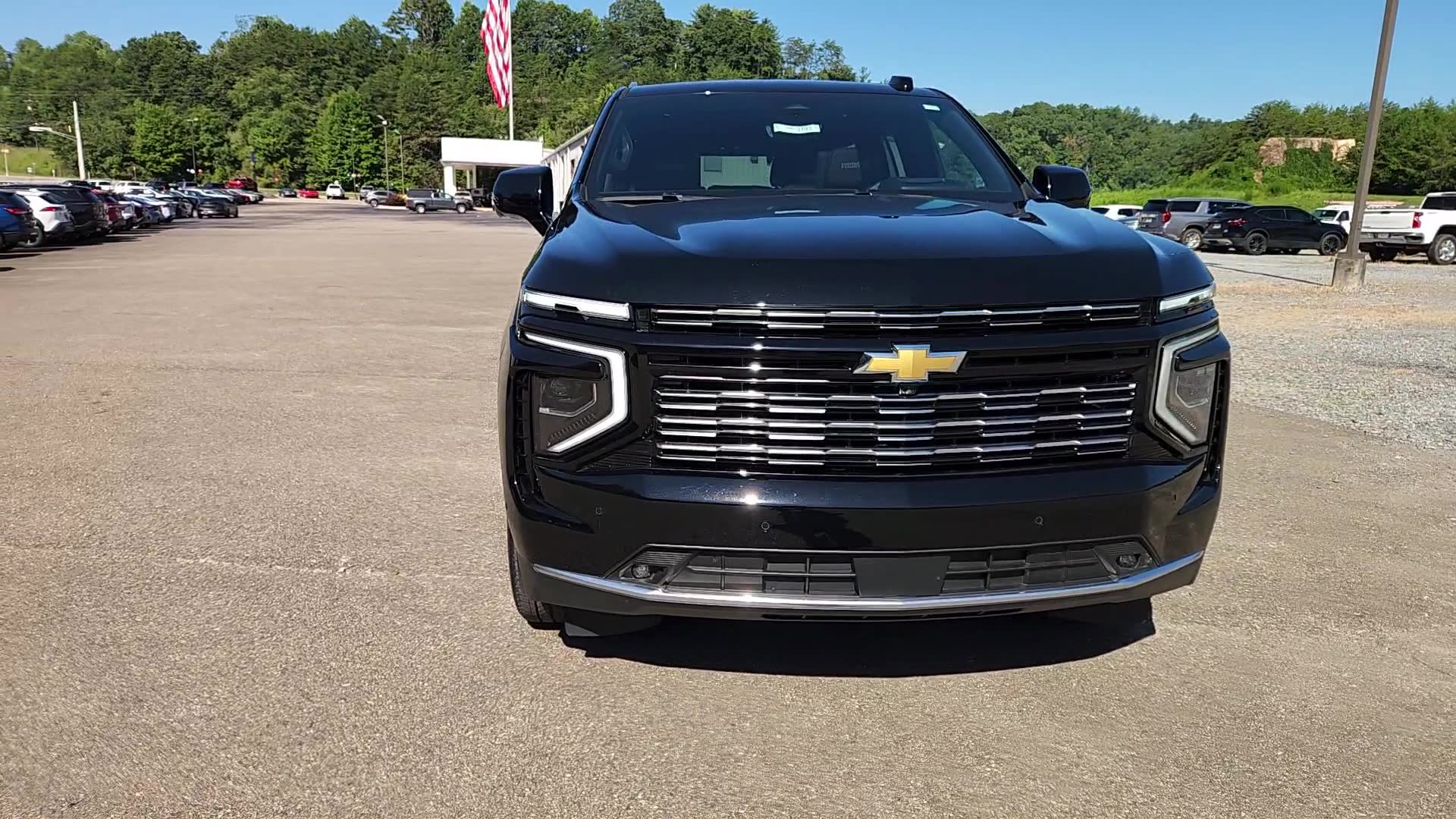 Used 2025 Chevrolet Tahoe High Country AWD/4WD image 17