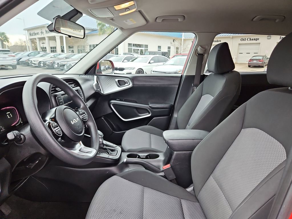 Used 2024 Kia Soul LX image 19