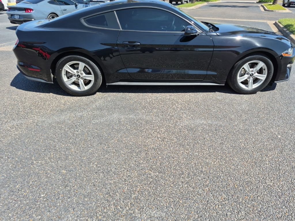 Used 2022 Ford Mustang EcoBoost image 6