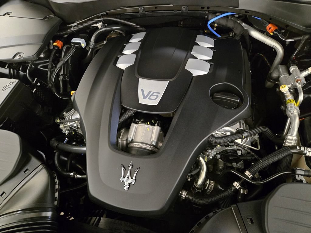 Certified 2024 Maserati Levante GT Ultima AWD/4WD image 30