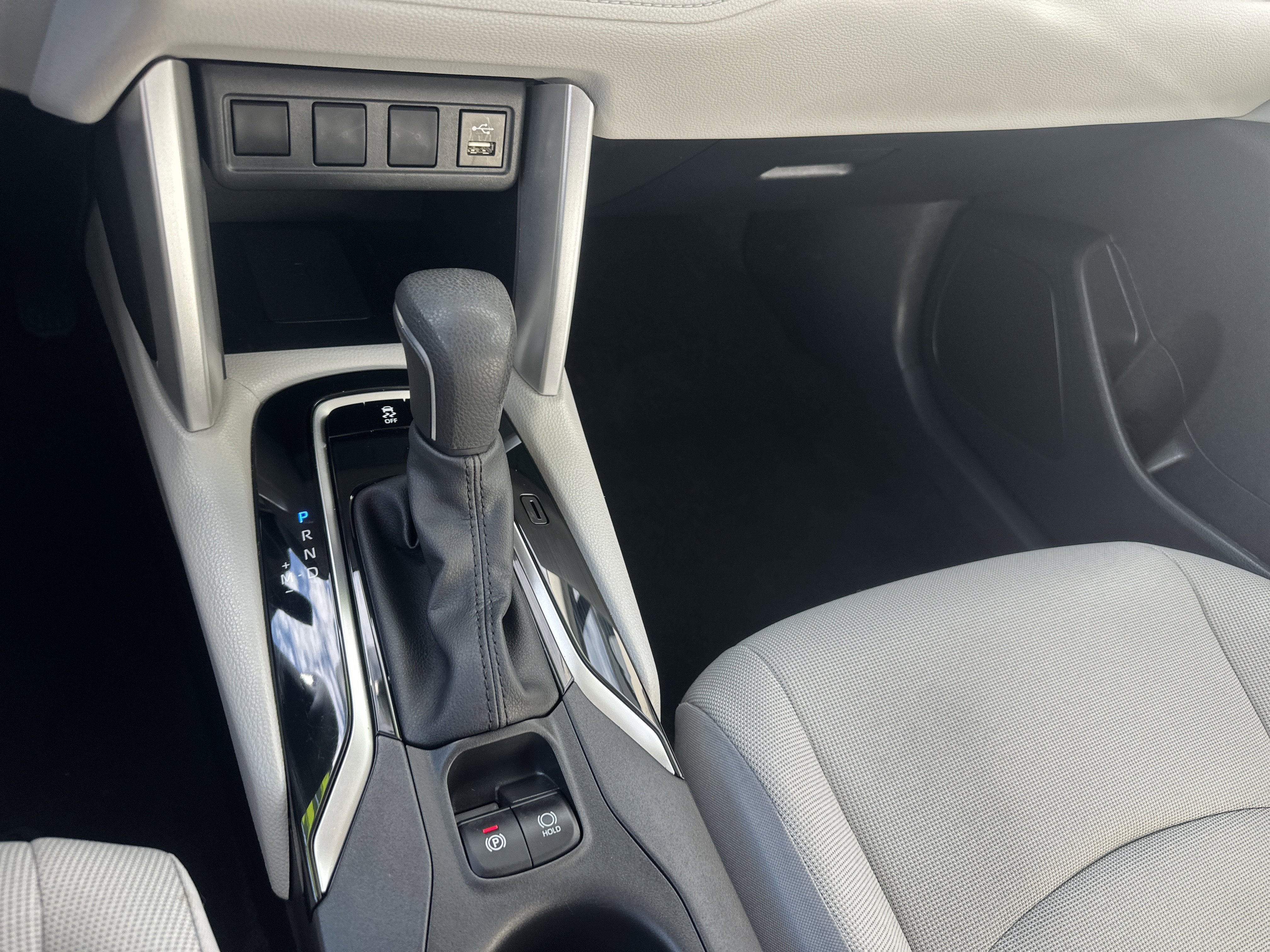 Used 2022 Toyota Corolla Cross LE image 19