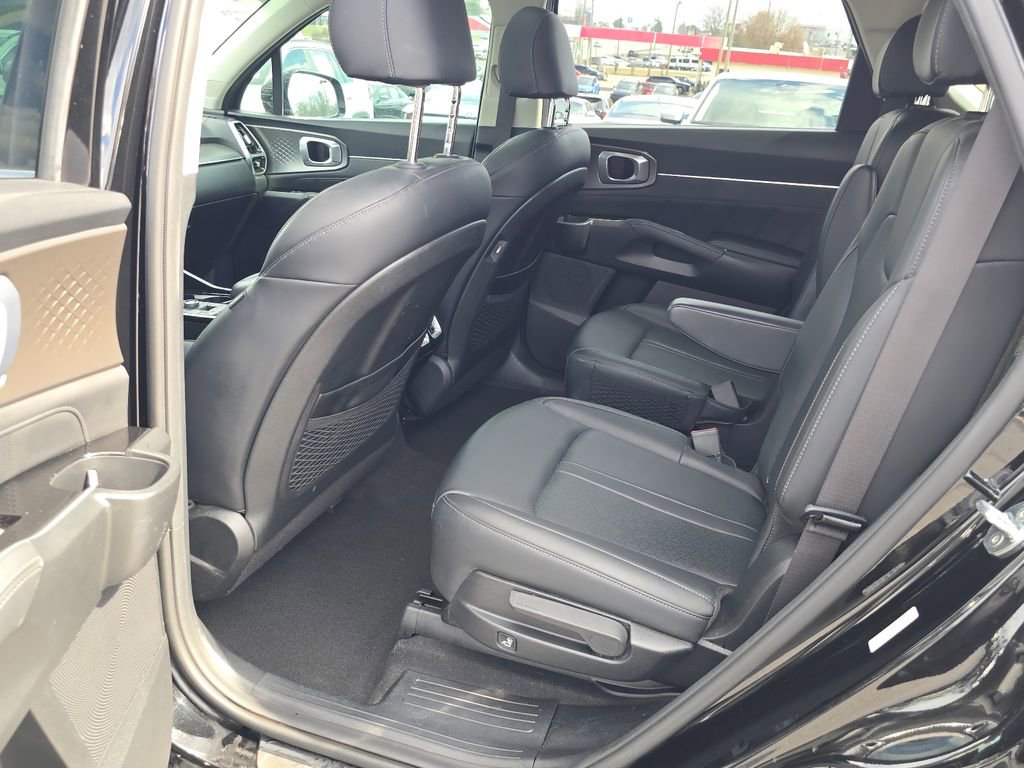 Used 2022 Kia Sorento SX w/ Panoramic Sunroof Package image 10