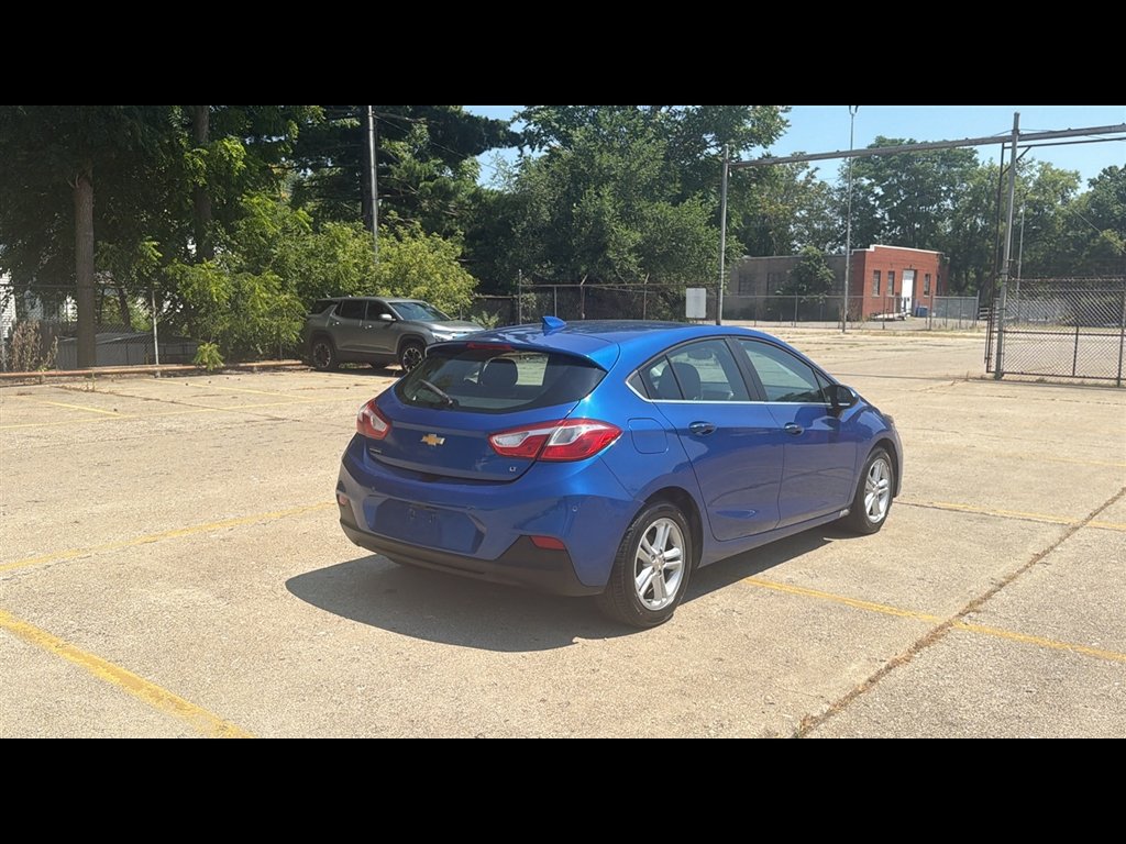 Used 2017 Chevrolet Cruze LT w/ LT True North Edition FWD image 5