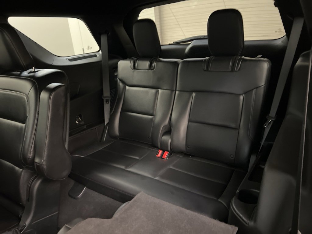 Certified 2020 Ford Explorer XLT w/ Equipment Group 202A image 27