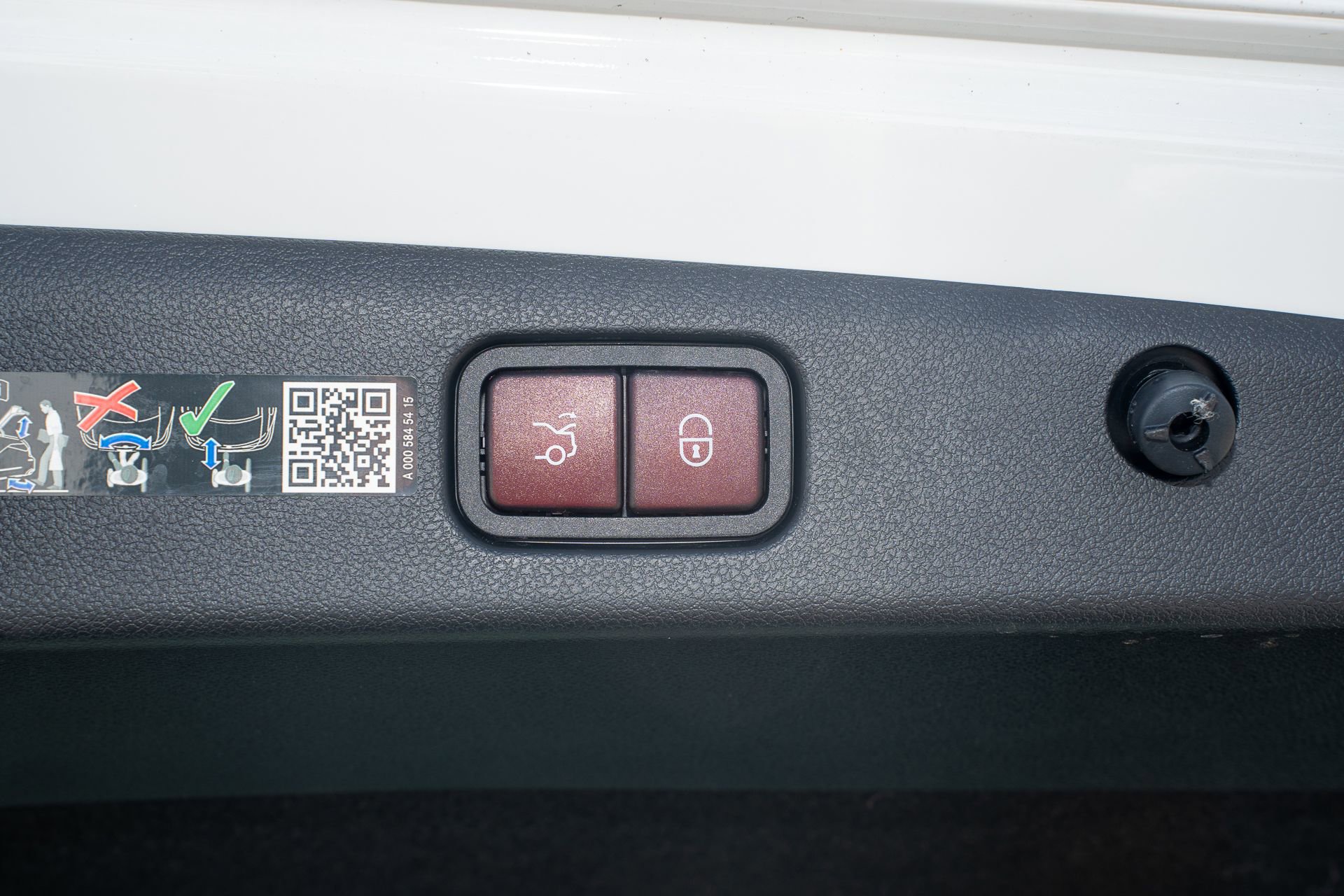 Used 2024 Mercedes-Benz E 350 4MATIC Sedan image 12