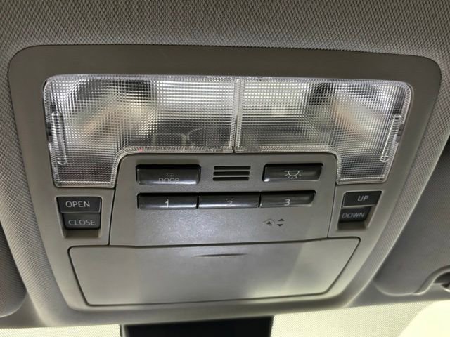 Used 2019 Toyota Highlander SE image 34