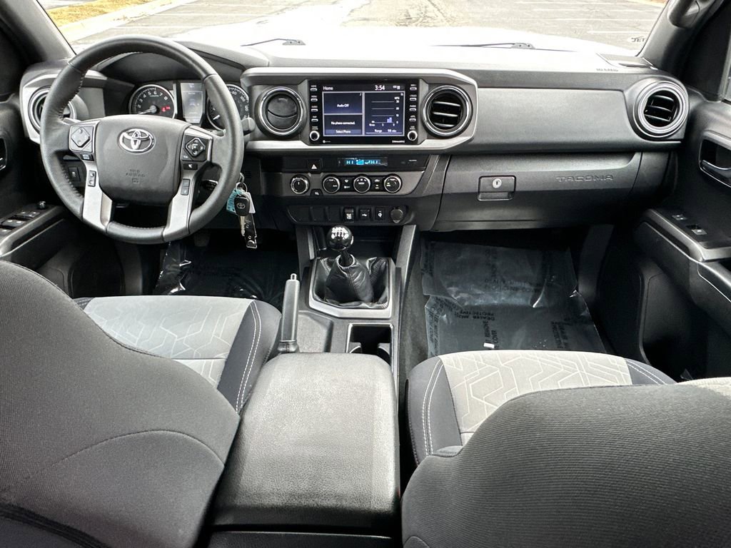 Used 2022 Toyota Tacoma TRD Off-Road image 14