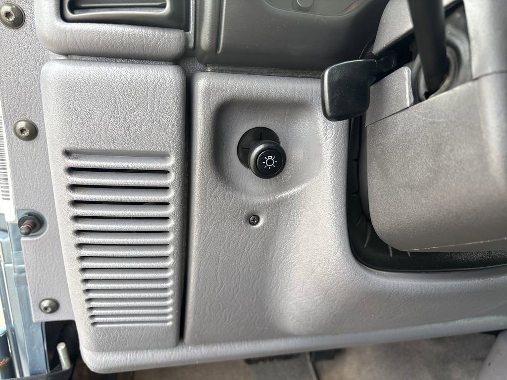 Used 1998 Jeep Wrangler Sport image 11