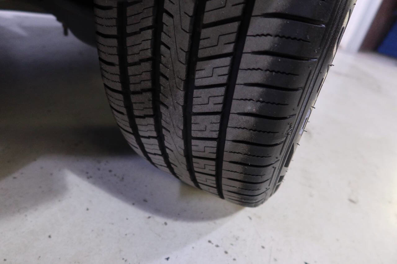 Used 2014 Toyota RAV4 Limited image 39