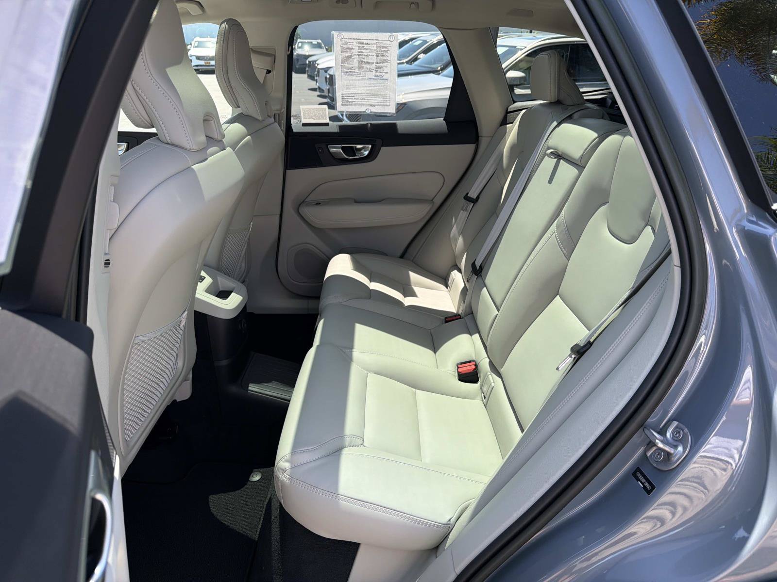 Certified 2023 Volvo XC60 T8 Ultimate w/ Climate Package AWD/4WD image 21