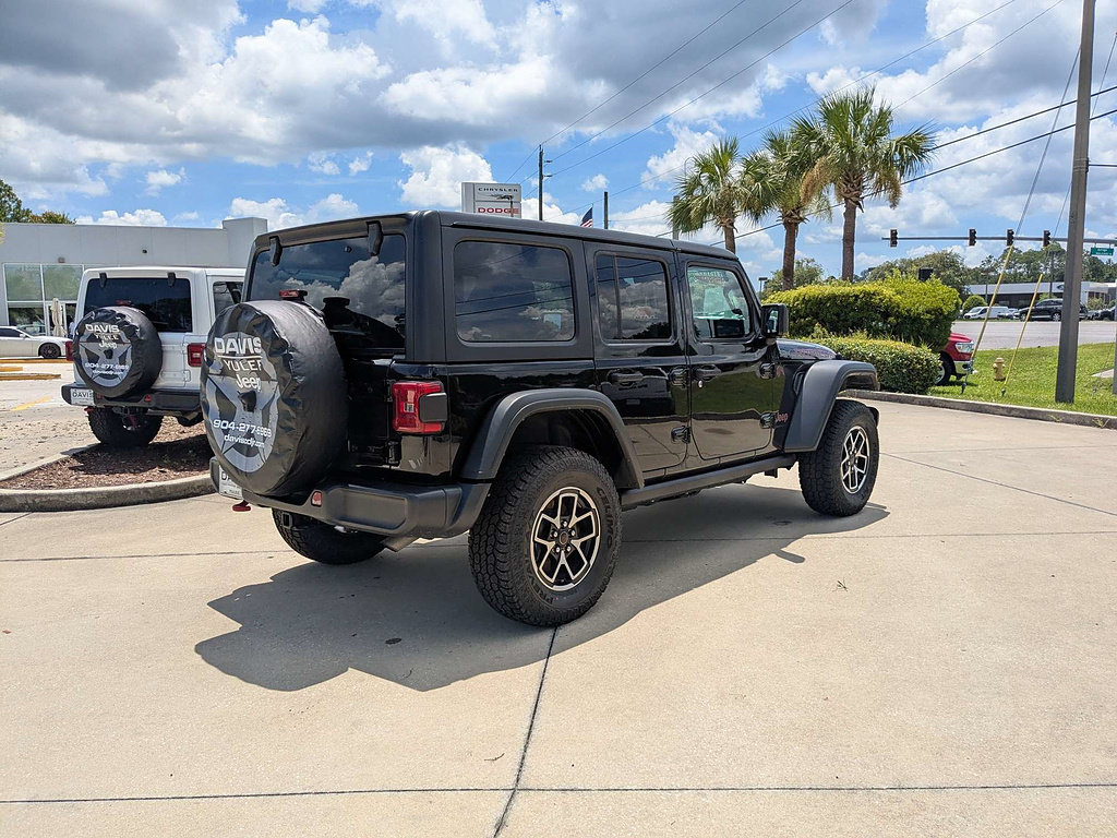 Used 2024 Jeep Wrangler Unlimited Rubicon AWD/4WD image 3