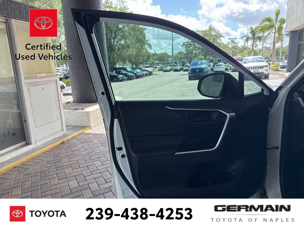 Used 2020 Toyota RAV4 LE FWD image 18