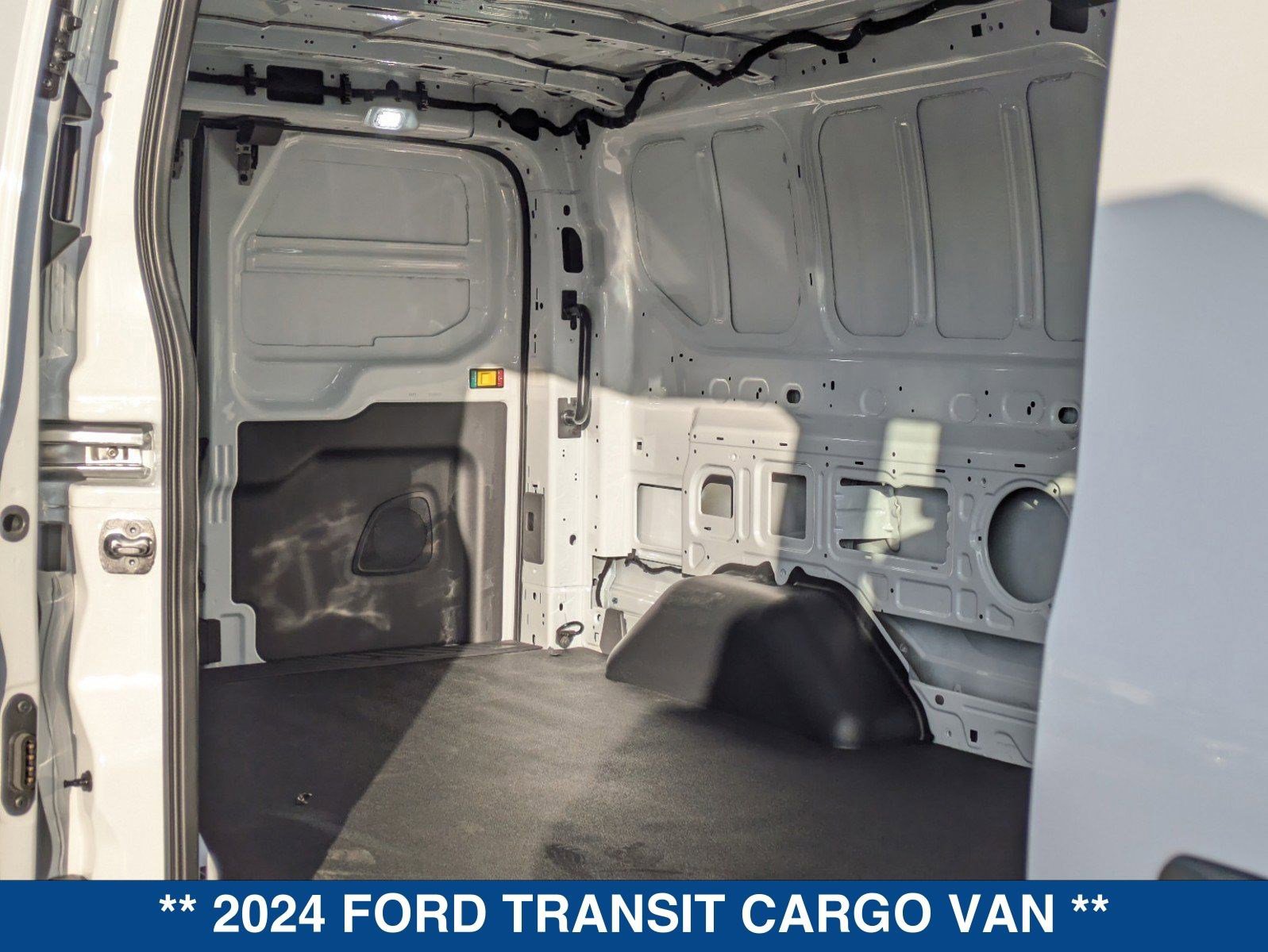 New 2024 Ford Transit 150 Low Roof image 18