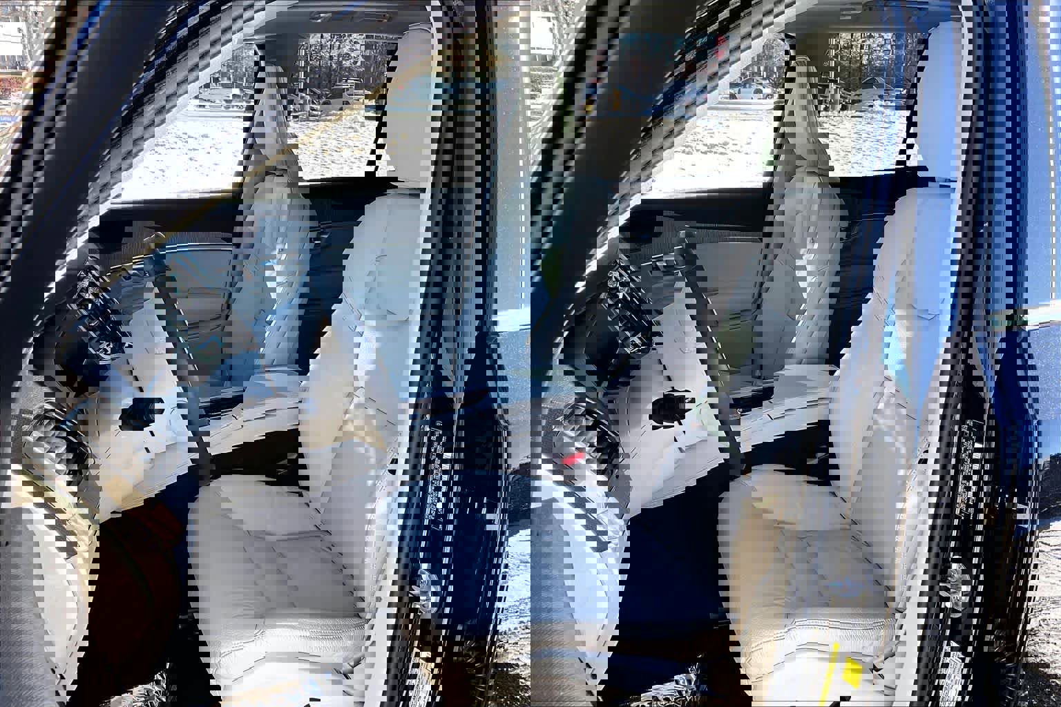 Certified 2024 Volvo XC90 B6 Plus w/ Protection Package Premier image 9