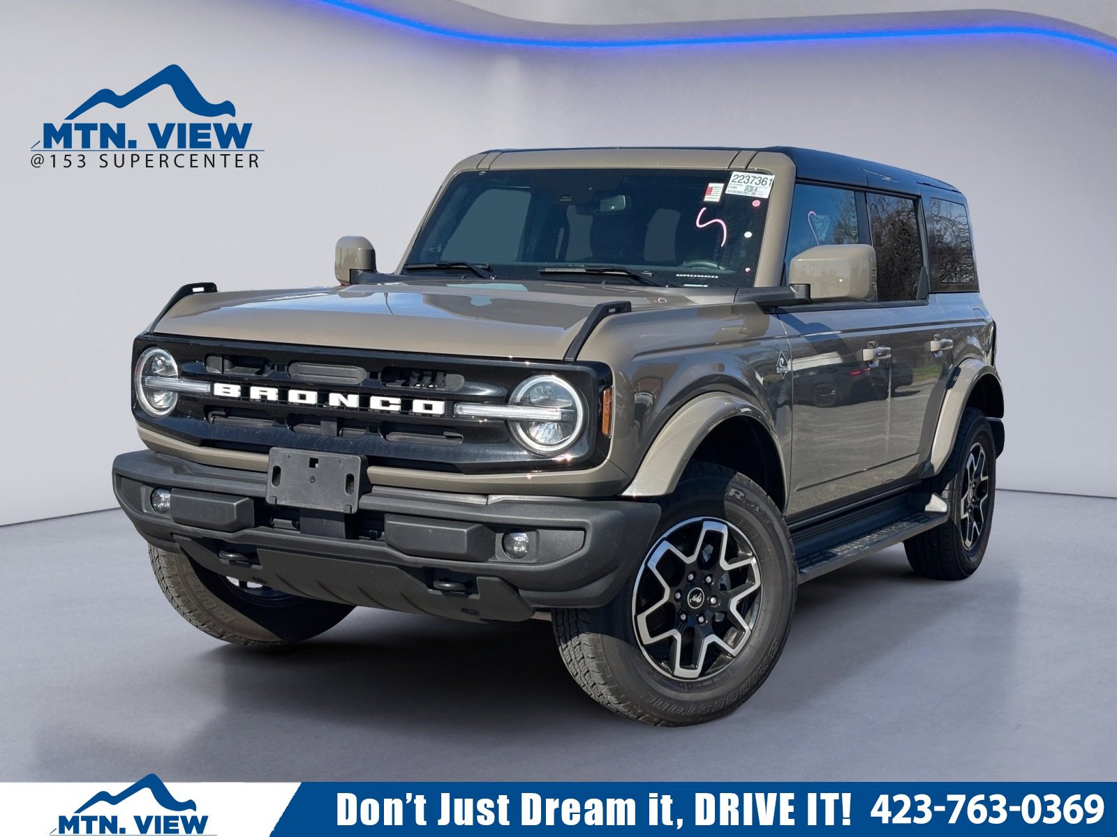 Used 2025 Ford Bronco Outer Banks image 1