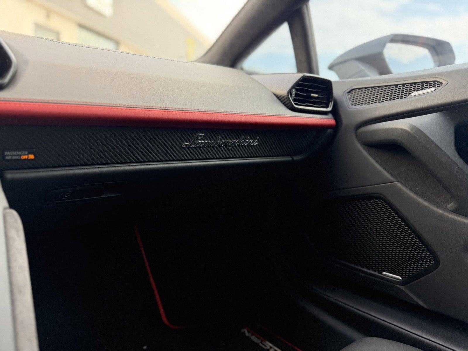 Used 2022 Lamborghini Huracan EVO image 20