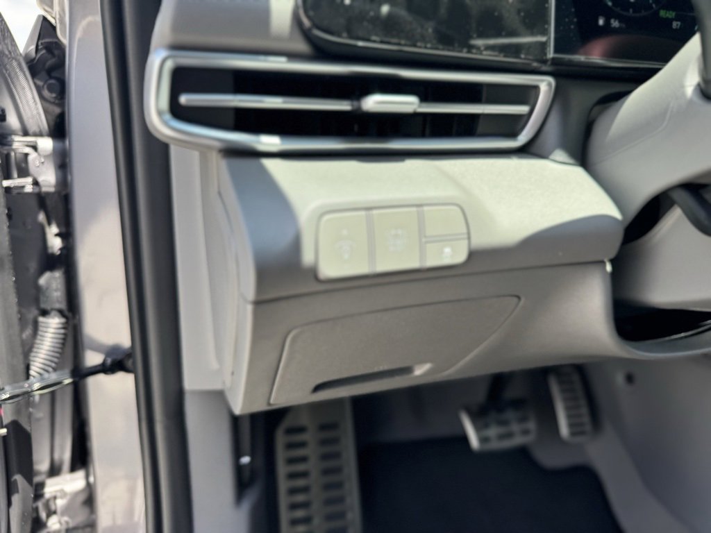 New 2025 Hyundai Elantra SEL image 19