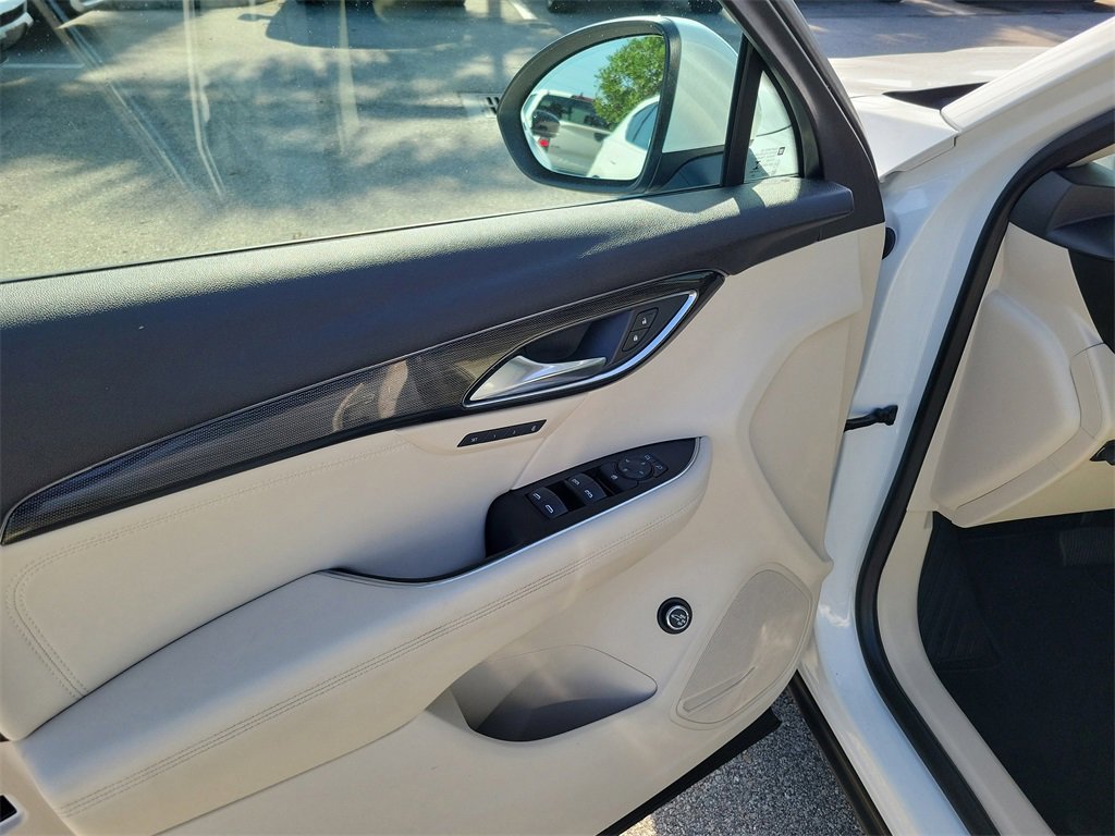 Used 2021 Buick Envision Essence image 22