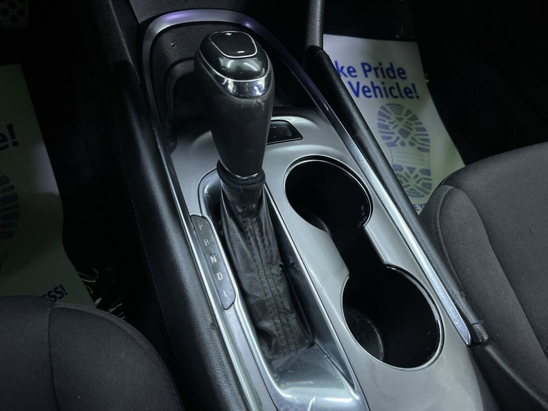 Used 2017 Chevrolet Malibu LT image 9