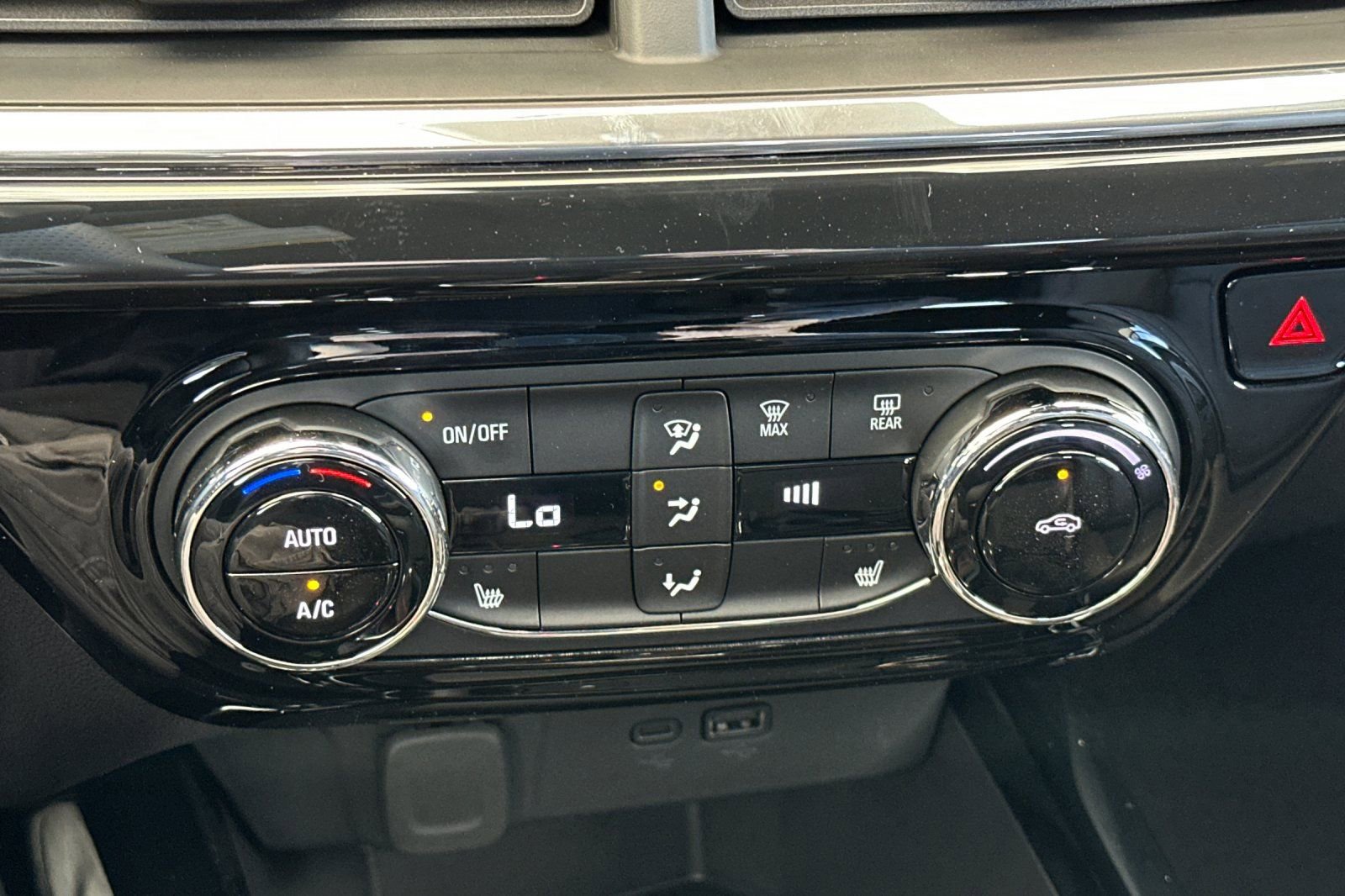 New 2026 Chevrolet Trax RS w/ Driver Confidence Package image 22