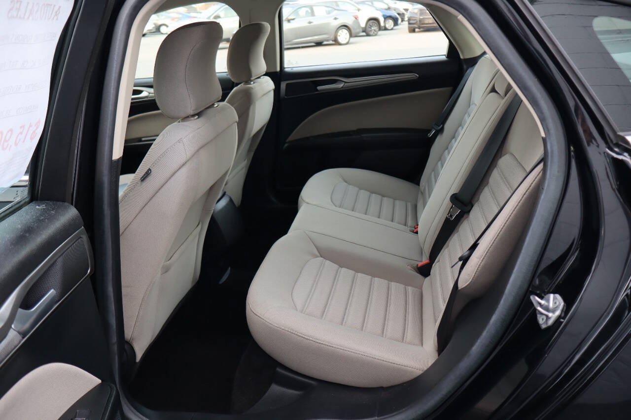 Used 2018 Ford Fusion S FWD image 4