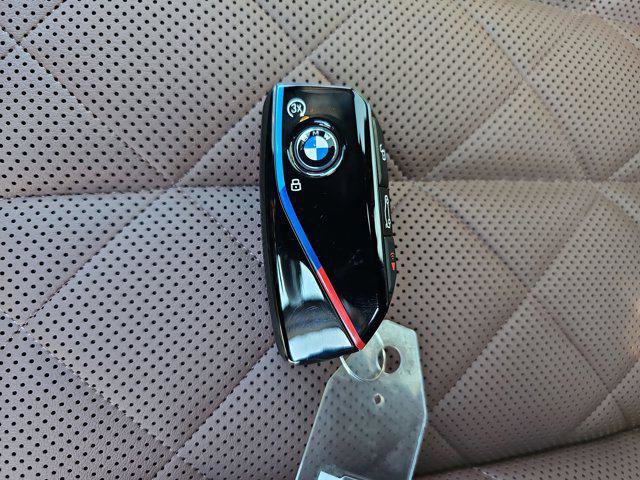 New 2026 BMW X5 M60i w/ Executive Package image 38