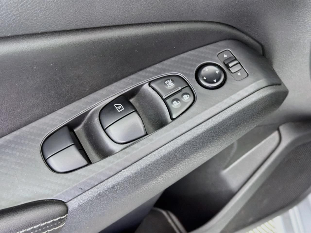 Used 2024 Nissan Altima 2.5 SV FWD image 19