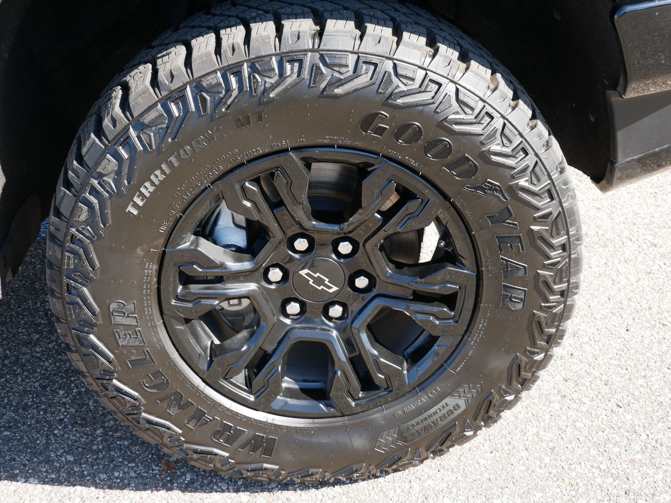 Used 2022 Chevrolet Silverado 1500 ZR2 w/ Technology Package AWD/4WD image 15