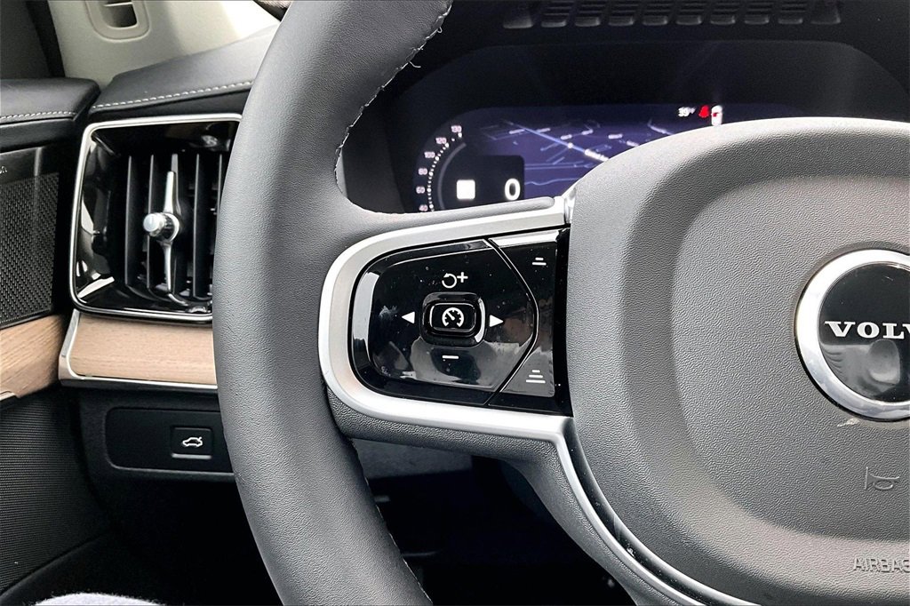 Used 2026 Volvo XC90 B5 Plus w/ Protection Package image 11