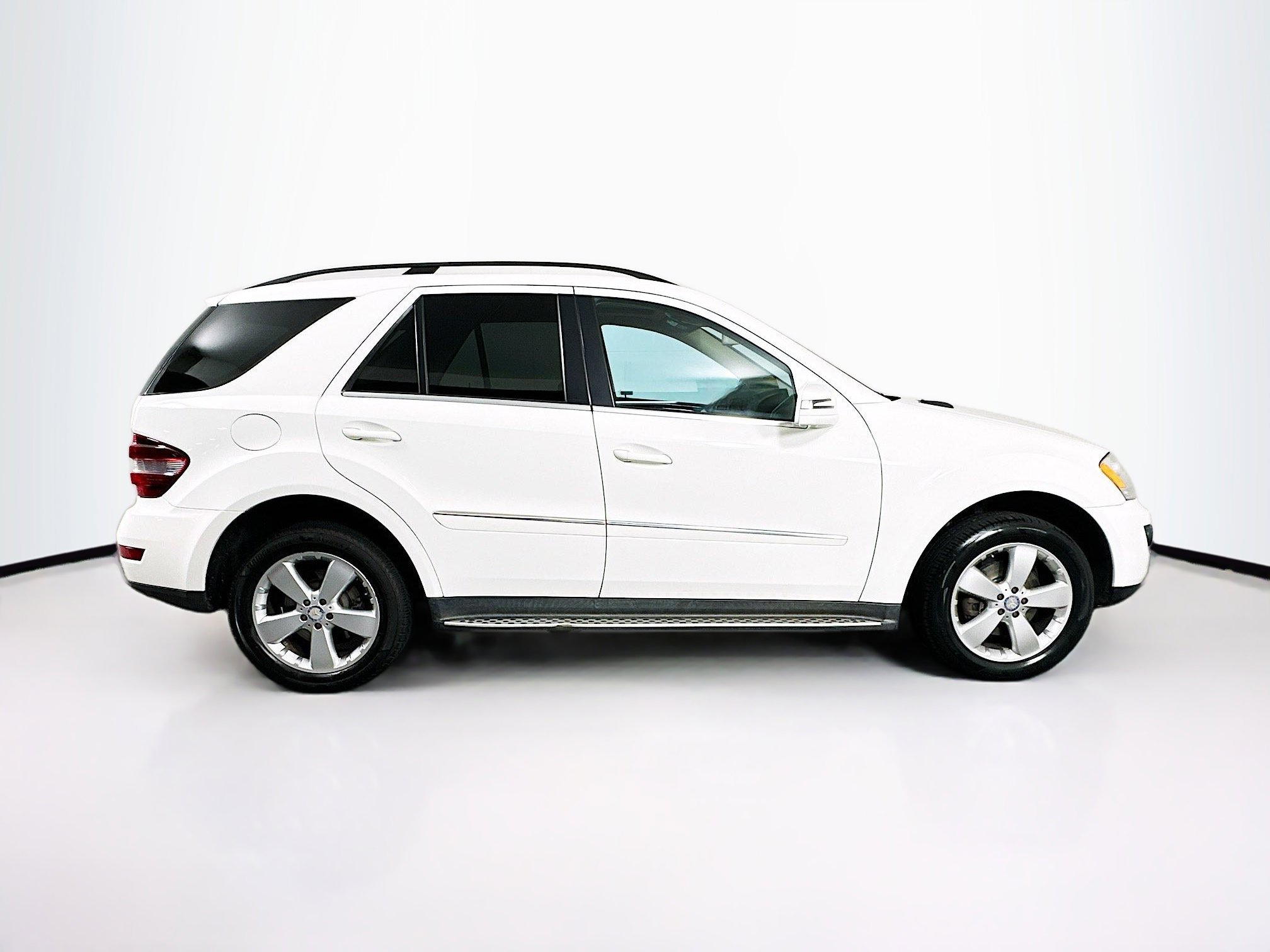Used 2011 Mercedes-Benz ML 350 4MATIC image 10