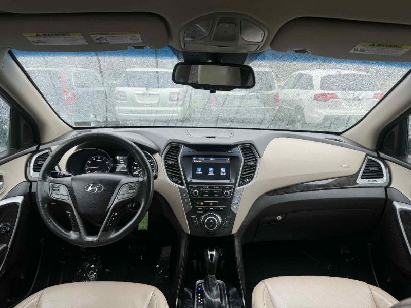Used 2017 Hyundai Santa Fe SE AWD/4WD image 19