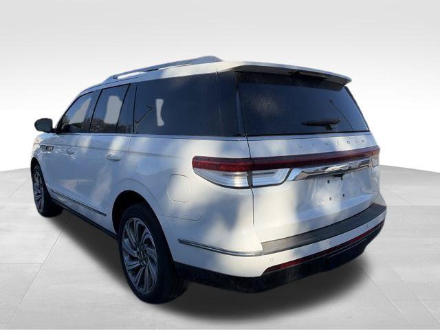 Certified 2023 Lincoln Navigator Reserve AWD/4WD image 8