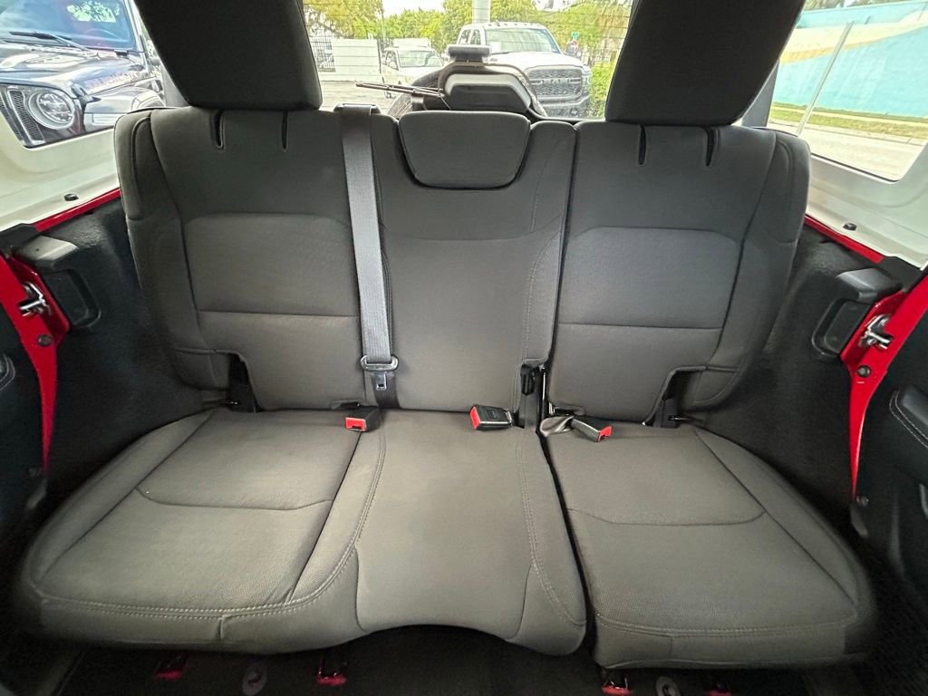 Used 2021 Jeep Wrangler Unlimited Sahara image 13