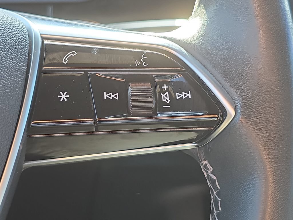 Used 2024 Audi Q8 e-tron Premium AWD/4WD image 18