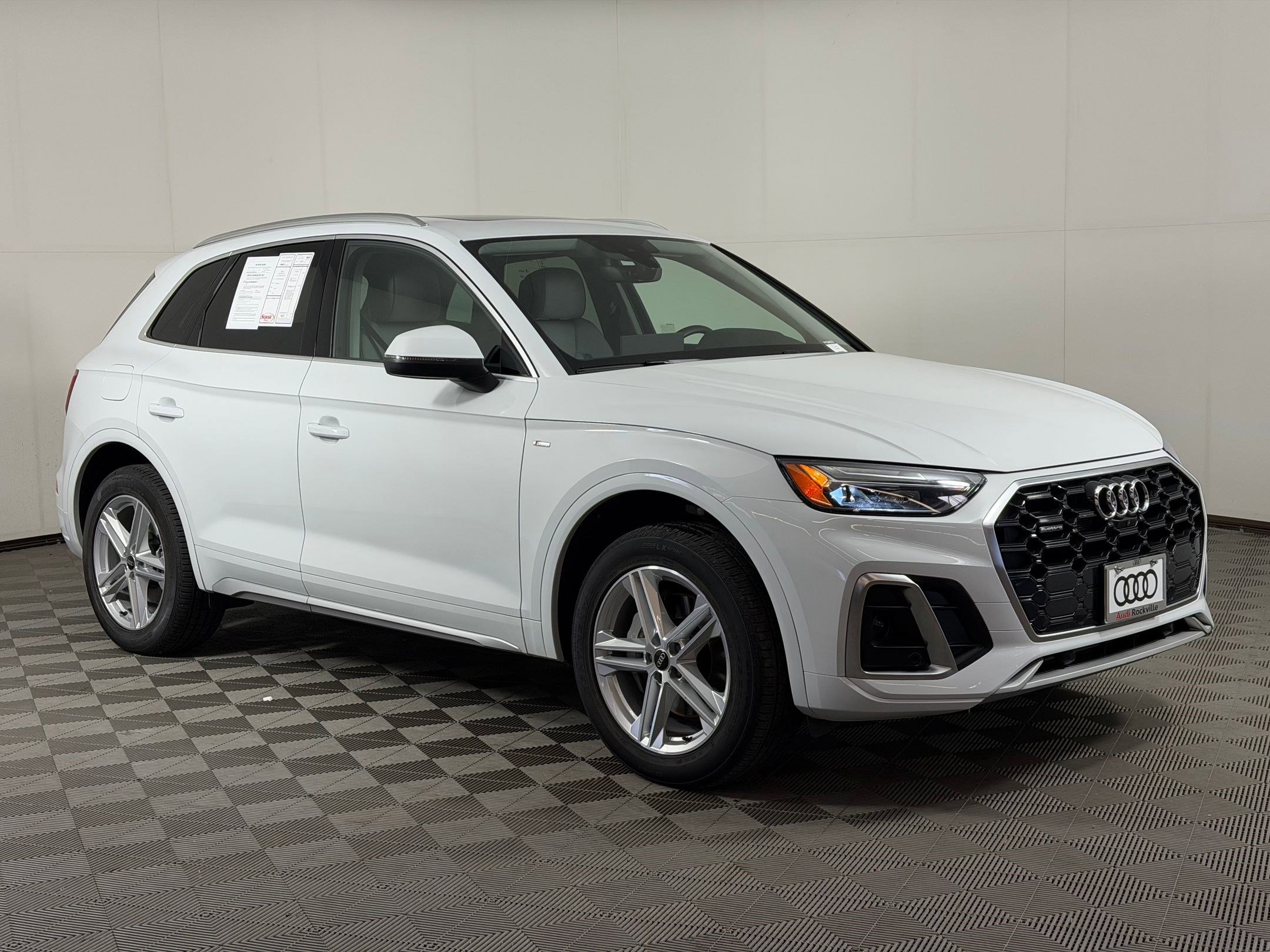 Certified 2023 Audi Q5 e Premium Plus w/ Premium Plus Package AWD/4WD image 7