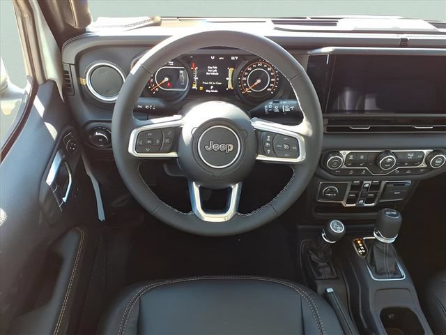 New 2026 Jeep Wrangler Unlimited Sahara AWD/4WD image 15