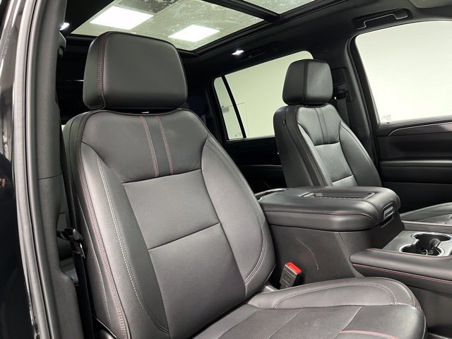 Used 2024 Chevrolet Suburban RST AWD/4WD image 60